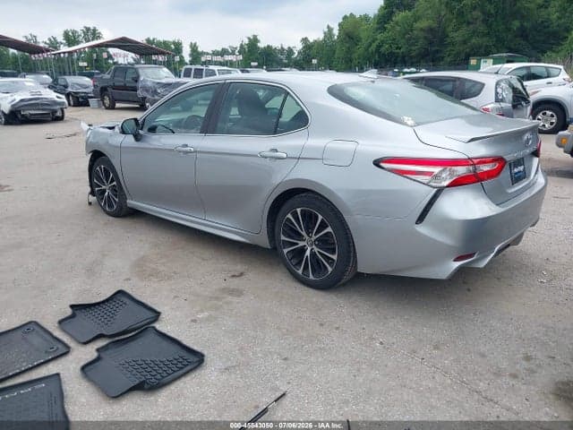 2020 TOYOTA CAMRY SE 3