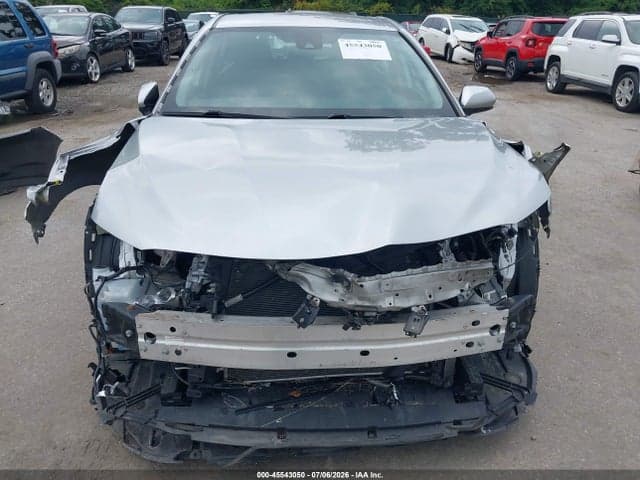 2020 TOYOTA CAMRY SE 6