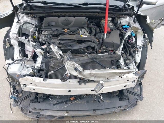 2020 TOYOTA CAMRY SE 10