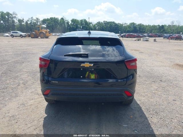 2025 CHEVROLET TRAX FWD LS 17