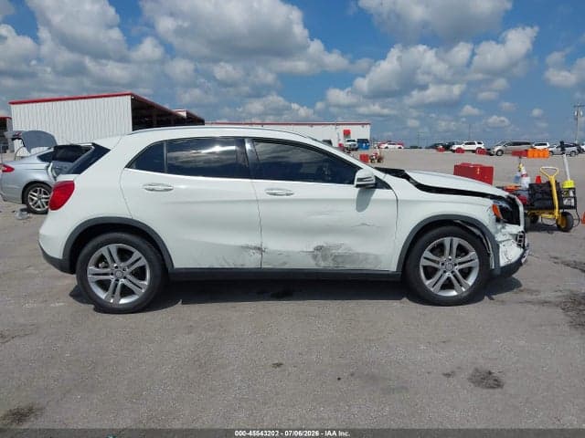 2017 MERCEDES-BENZ GLA 250 13