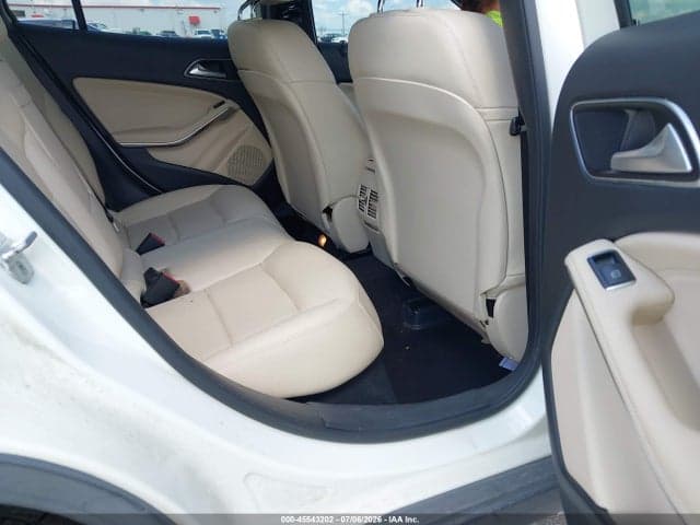 2017 MERCEDES-BENZ GLA 250 8