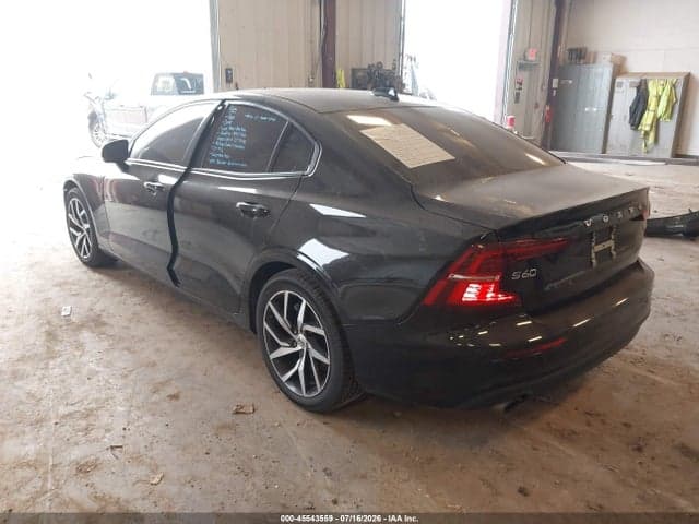 2020 VOLVO S60 T5 MOMENTUM 3