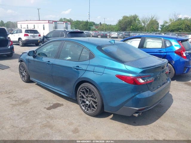 2025 TOYOTA CAMRY SE 3