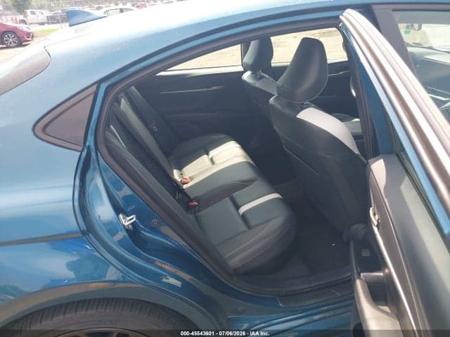 2025 TOYOTA CAMRY SE 8
