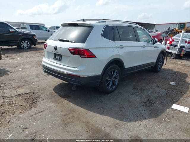 2023 VOLKSWAGEN TIGUAN 2.0T SE 4