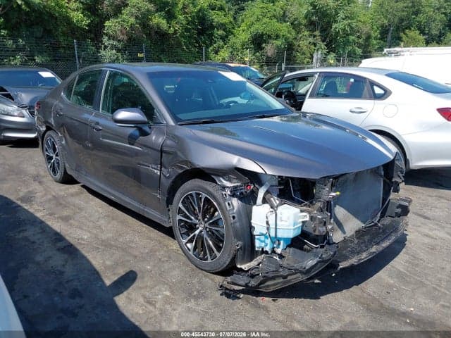2018 TOYOTA CAMRY SE - 1