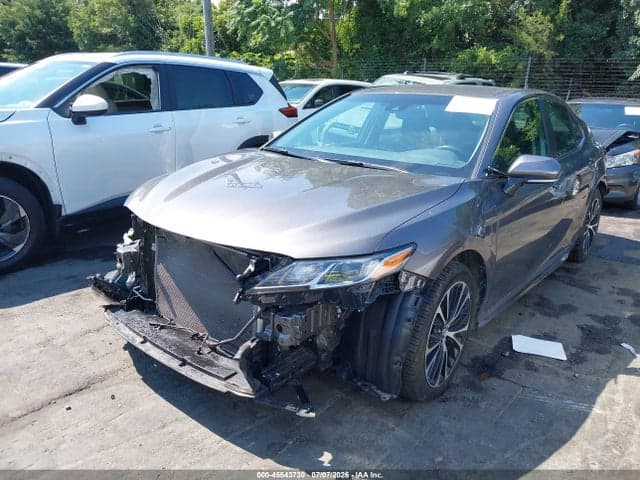 2018 TOYOTA CAMRY SE 2