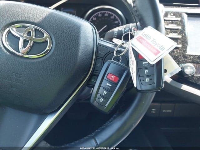 2018 TOYOTA CAMRY SE 11