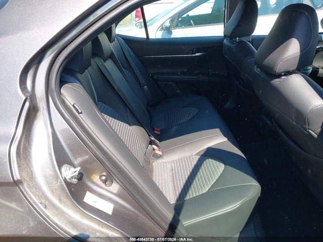 2018 TOYOTA CAMRY SE 8