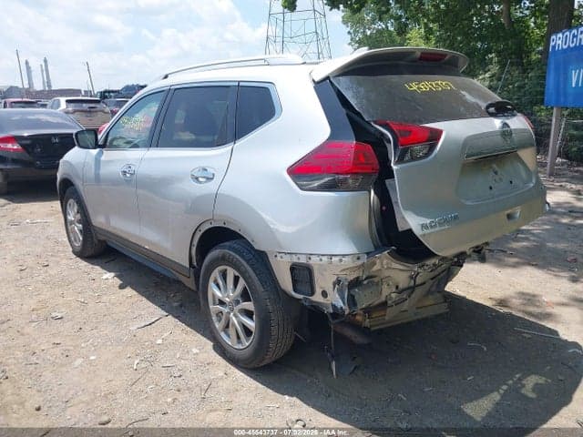 2017 NISSAN ROGUE SV 3