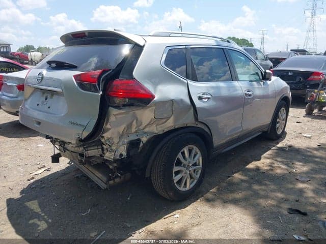 2017 NISSAN ROGUE SV 4