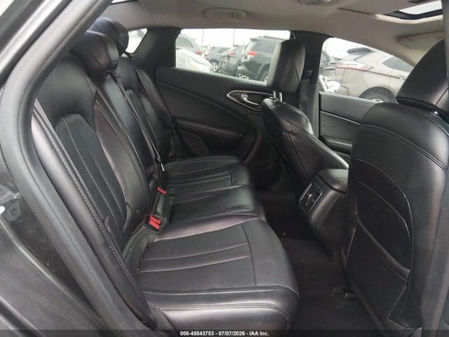 2016 CHRYSLER 200 C 8