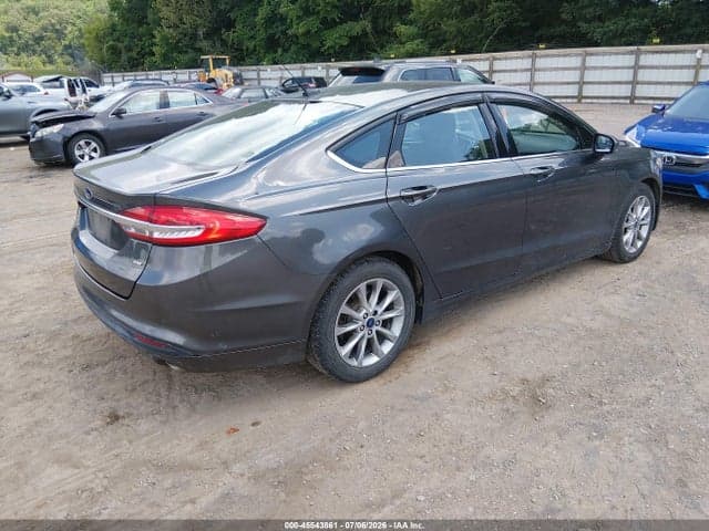 2017 FORD FUSION SE 4