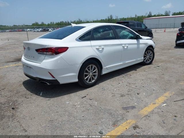 2018 HYUNDAI SONATA SE 4