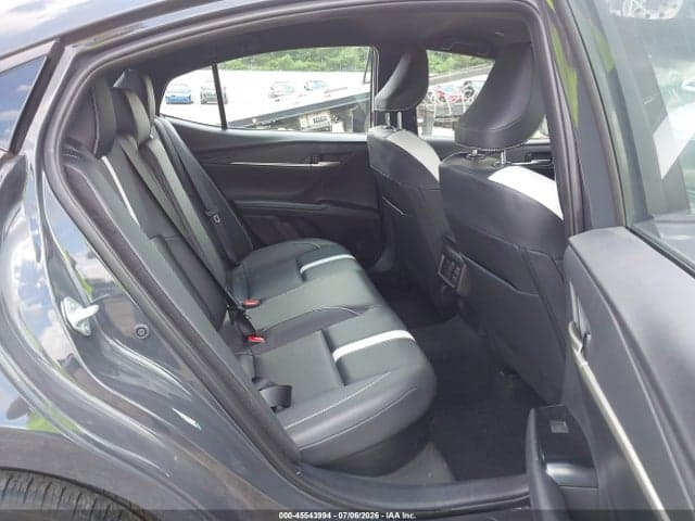 2025 TOYOTA CAMRY SE 8