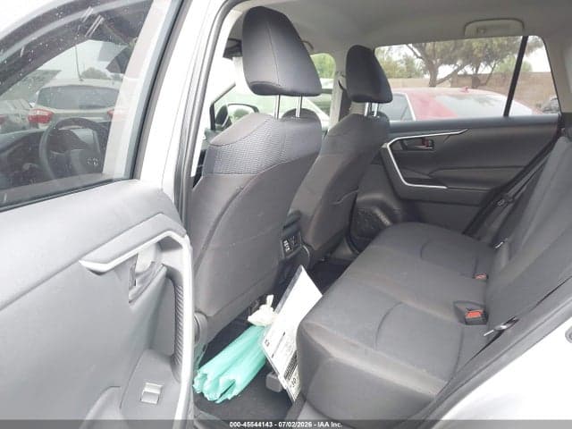 2025 TOYOTA RAV4 LE 8