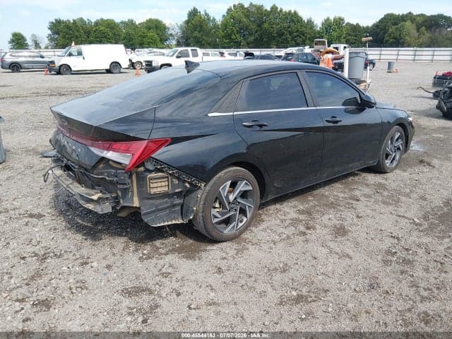 2024 HYUNDAI ELANTRA SEL 4