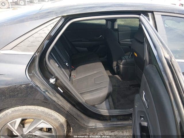 2024 HYUNDAI ELANTRA SEL 8