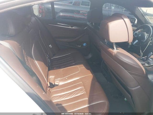 2019 BMW 540I 8