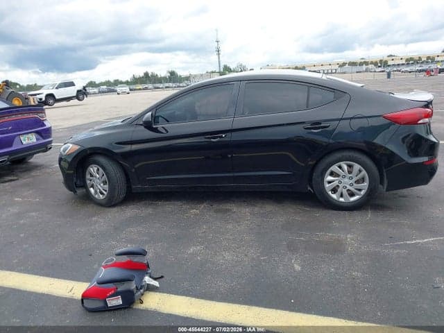 2017 HYUNDAI ELANTRA SE 13
