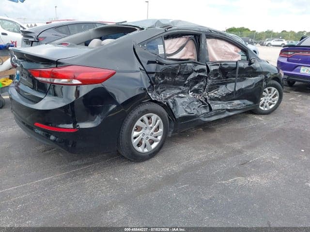 2017 HYUNDAI ELANTRA SE 4