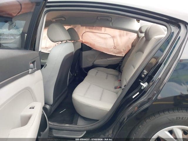2017 HYUNDAI ELANTRA SE 8
