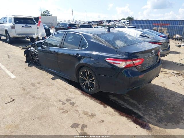 2020 TOYOTA CAMRY SE 3
