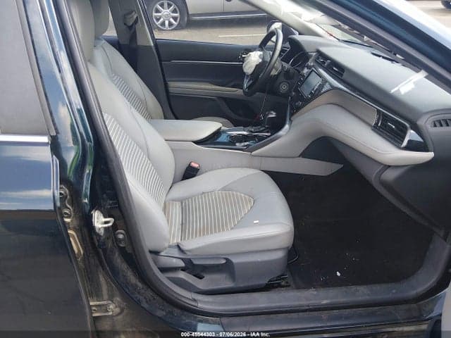 2020 TOYOTA CAMRY SE 5