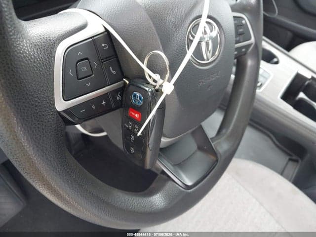 2021 TOYOTA SIENNA LE 11