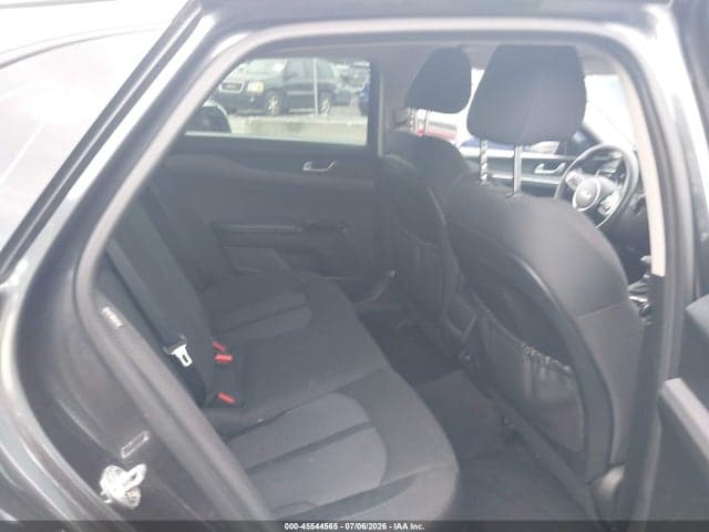 2022 KIA K5 LXS 8