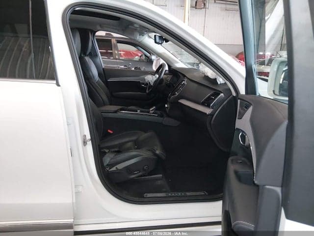 2025 VOLVO XC90 B6 ULTRA 5