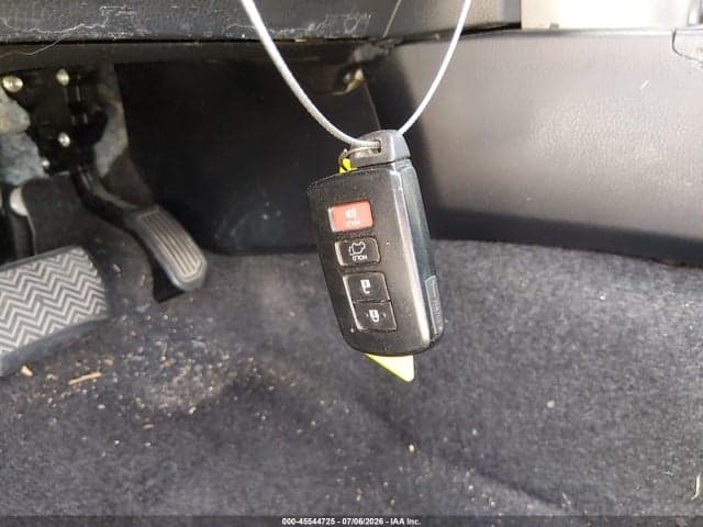 2018 TOYOTA RAV4 SE 11