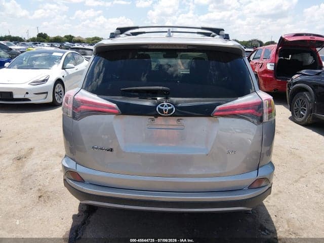 2018 TOYOTA RAV4 SE 17