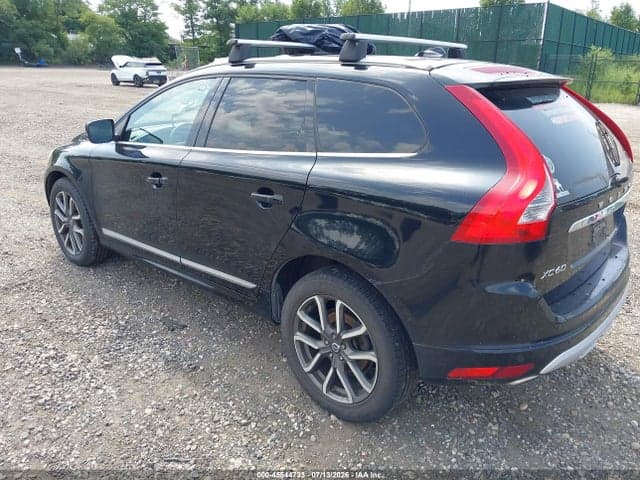 2017 VOLVO XC60 T6 DYNAMIC 3