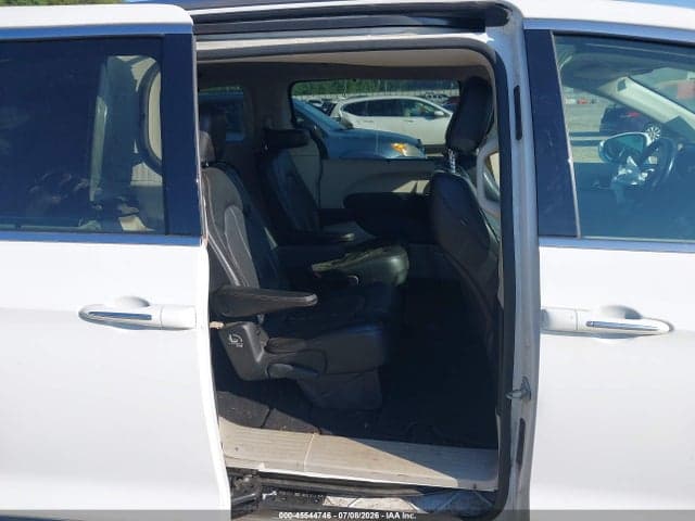 2020 CHRYSLER PACIFICA TOURING L 8