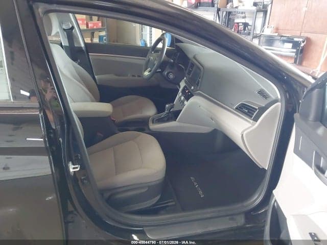2020 HYUNDAI ELANTRA SE 5