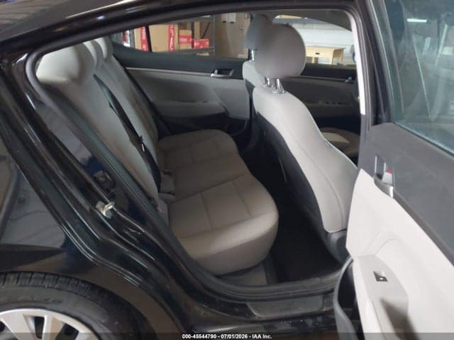 2020 HYUNDAI ELANTRA SE 8