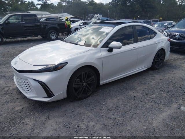 2025 TOYOTA CAMRY XSE 2