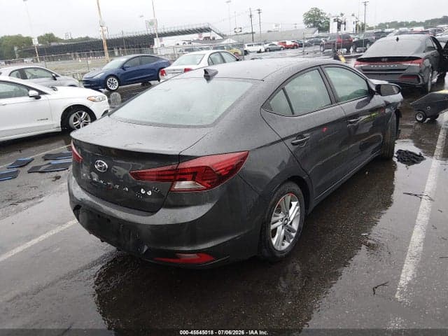 2020 HYUNDAI ELANTRA SEL 4