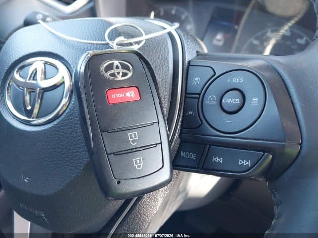 2024 TOYOTA COROLLA CROSS LE 11