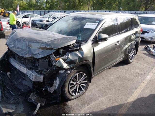 2017 TOYOTA HIGHLANDER XLE 2