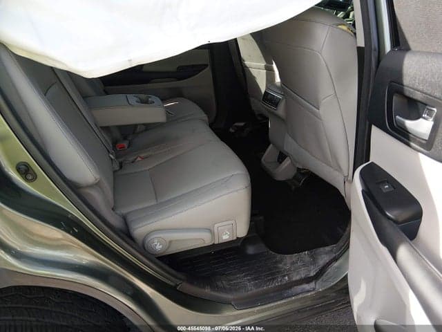 2017 TOYOTA HIGHLANDER XLE 8
