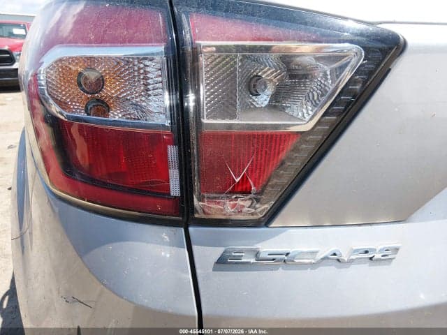 2018 FORD ESCAPE S 19
