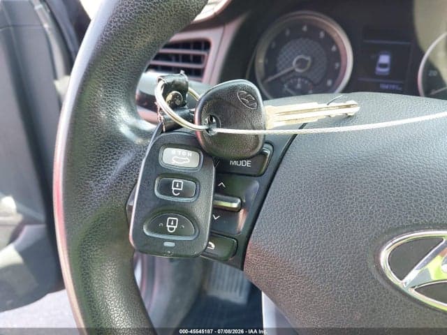 2020 HYUNDAI ELANTRA SE 11