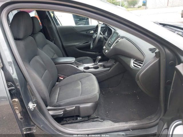 2017 CHEVROLET MALIBU 1LT 5