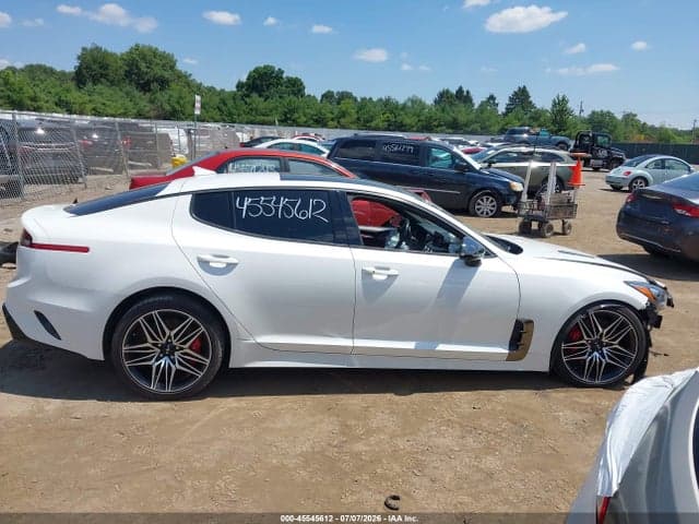 2022 KIA STINGER GT2 13
