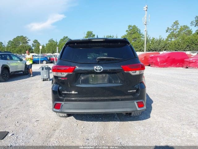 2017 TOYOTA HIGHLANDER LIMITED 16