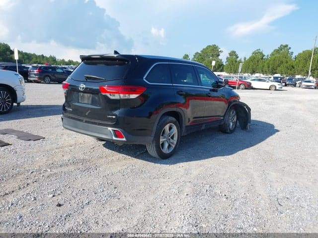 2017 TOYOTA HIGHLANDER LIMITED 4