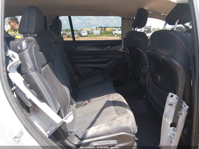 2023 JEEP GRAND CHEROKEE L LAREDO 4X4 8